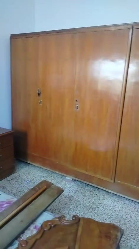 غرفه لبيع ٤٠٠الف وبيامجال ***********
