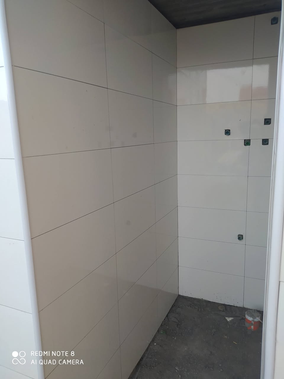 كادر سيراميك ارضيات مر مر واجهات بورسلين الواح تصفير ارضيات شغل نظيف ومرتب حيل ***********
