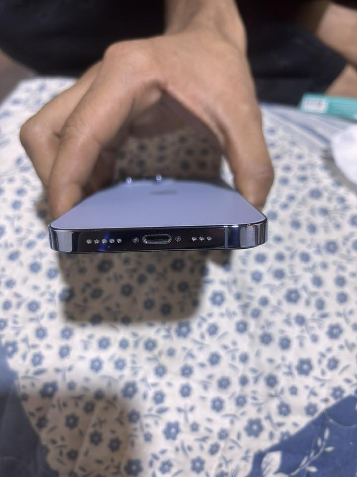 آيفون 13برو فقط سعر 625ما مفتوح نضيف جداً بطاريه 93للاستفسار ***********
