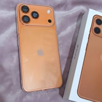 أيفون 17 (تقليد) جديد مع جميع ملحقاته السعر 120 وبي مجال واتساب/ 07757...