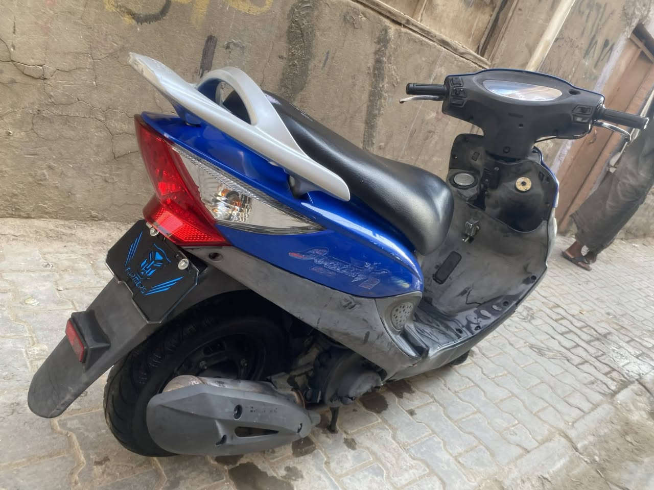 السلام عليكم ورحمة الله وبركاته دراجه كامكو v2 دراجه مكفوله وين مايعجبك افحص ومطلعه من معرض الشبلاوي صاله شهر من مطلعيه مكانه الكوفه السعر ٨٠٠ وبيه مجال قليل ***********
