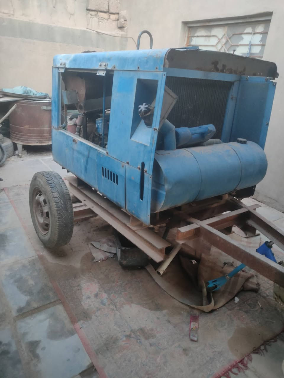 كمبريسر عدد ٢حجم ١٢٥
المكان السماوه ***********
