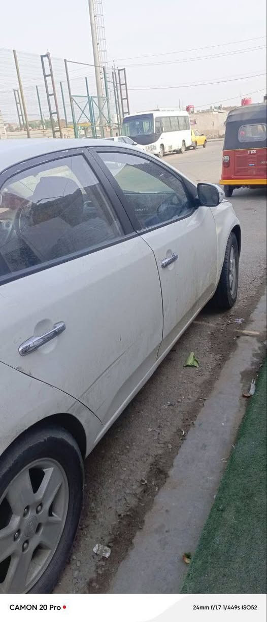 السلام عليكم سيارة سيراتو ٢٠٠٩ أدوات للبيع اومراوس ***********
