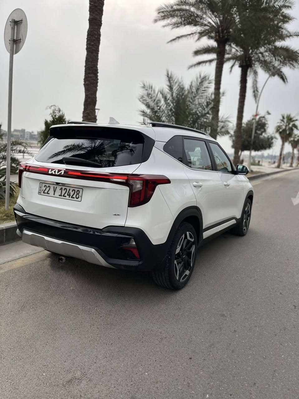 سيلتوس ٢٠٢٤ وارد امريكي
كفالة بدون قطرة صبغ بدون تبديل ماشية ٢٠ الف 
حادثهة فقط دعامية بدون دواخل وبدون ايرباك
فول مواصفات عدة الفتحة
كشنات جلد ، شاشة متص كشنات كهرباء، بصمة ، تشغيل عن بعد ، كشنات تدفئة ، هاند بريك بصمة ، شاشة ، كامرة ، رادارات ٣٦٠ ، شحن وايرلس ، اوتو هولد ، فور ويل ، قيادة ذاتية ، توقف ذاتي ، لد بالدشبول متغير الالوان بلادي ، وبيهة هواي مواصفات بعد
رقم اربيل شرط التحويل
مكاني بغداد الكاظمية
للاستفسار : ***********
