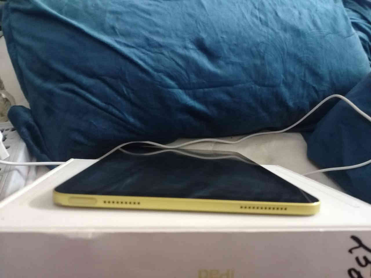 ايباد 10 ذاكرة 256 للبيع ما مبدل كلشي بي حته لزكه مابدله ويا الكارتونه فقط المكان بغداد التاجي *********** الاثير فقط فعال الاسيا فقط وتساب 
***********
