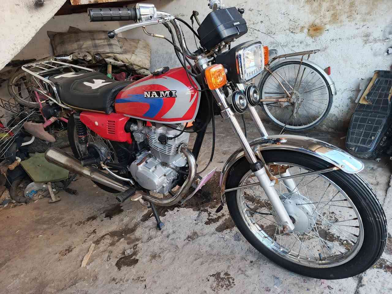 سلام عليكم اربعه كير ارشه اوراق أصولي وكامله شاصي 2015 وتعمير جديد كهربائيات كلهه شغاله دراجه جاهزة وكلها شغاله مابيهه اي نقص نضافتهه نفس البصوره مكانها الديوانيه مامتواجد ع خاص تصل وبيك خير وتدلل ***********
