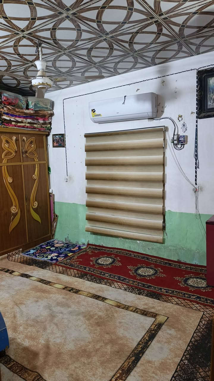 الدار للبيع مساحه ٢٠٠متر واجهة ١٧ ركن 
العنوان الكوفه البراكيه شارع السبيس 
يتكون من غرفتين وصاله واستقبال ومطبخ
السعر 45
الاستفسار الاتصال برقم
***********
