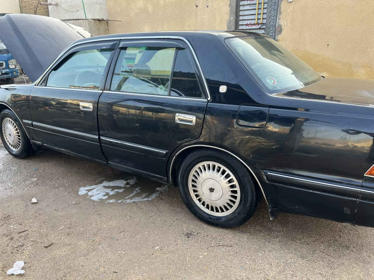 سلام عليكم سياره راس الثور تكم اسود فول 5دكم موديل 1997مكفوله من كص ونفل جثه وضربه قويه بيه ضربه باجاملغ امامي خفيفه بيه مكان صبغ محور ما ينكفل من صبغ تبريد شغال كهربائيات كله شغاله مكينه 3000 فيفيتي بسمي رقم نكليزي حداديه حلو سعره 85بيه مجال مكان بصره شط العرب فيحاء رقم هاتف ***********
