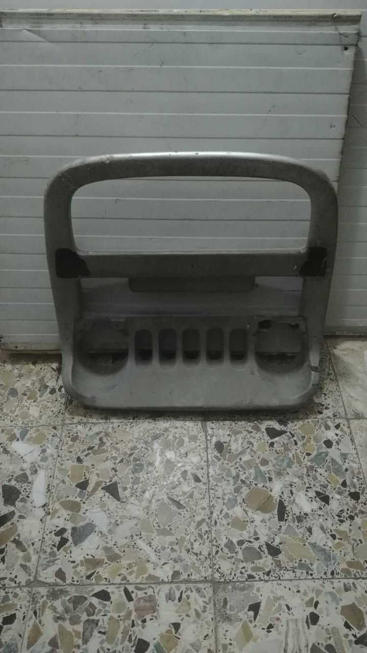 سلام عليكم درع كالوبر مال2000 يرادله تصليح سعره 50الف وبي مجال مكاني مدينة الصدر حي  طارق ***********
