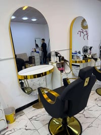 للبيع كراسي٢ + مرايات ٢+ ميز٢   سعر الكرسي الواحد ١٧٥   مرايتين + ميزي...
