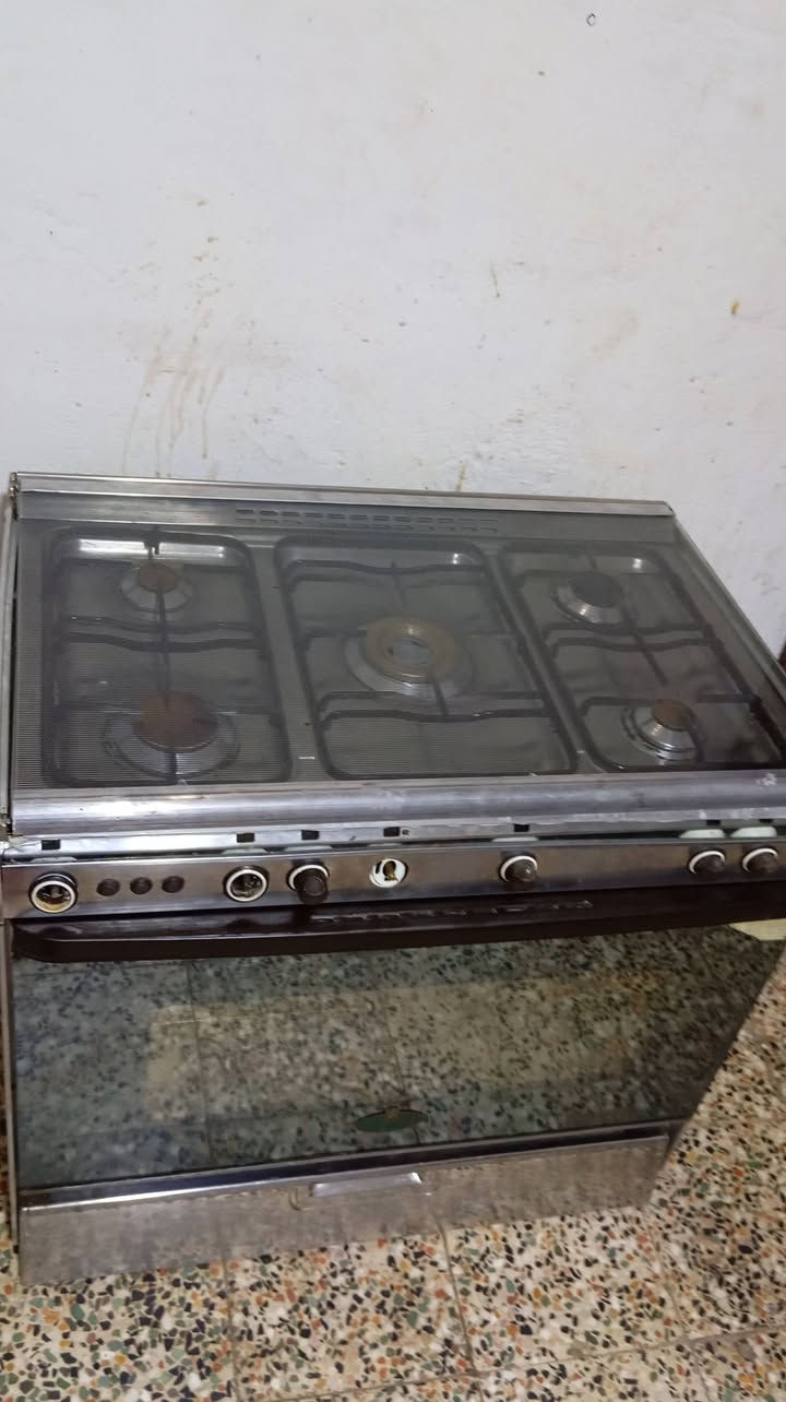 السلام عليكم طباخ گريازي الاصلي للبيع ناره زرگه  كله شغال الفرن ناره  اتخبل السعر 225 وبيه مجال للتواصل خاص


**إذا كنت صاحب هذا الإعلان وتريد حذفه لأي سبب، رجاءا أرسل رسالة إلى الدعم الفني**
