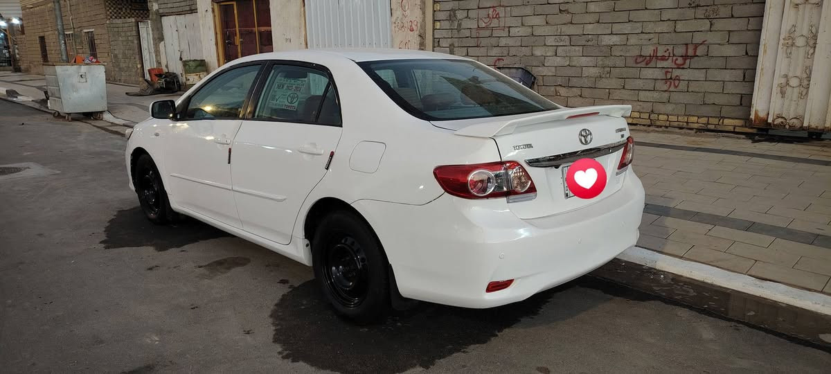 سلام عليكم مرخصت لادمن سياره كورله 2009 محدثه 13 مصبوغه عام سنويه لل30  رقم سياره واسط بيه ضربه جاملغ خلفي وضربه بل جاملغ لامامي سعر 95 وبيه مجال مكاني بصره قضاء الصادق بني منصور رقم الهاتف ***********
