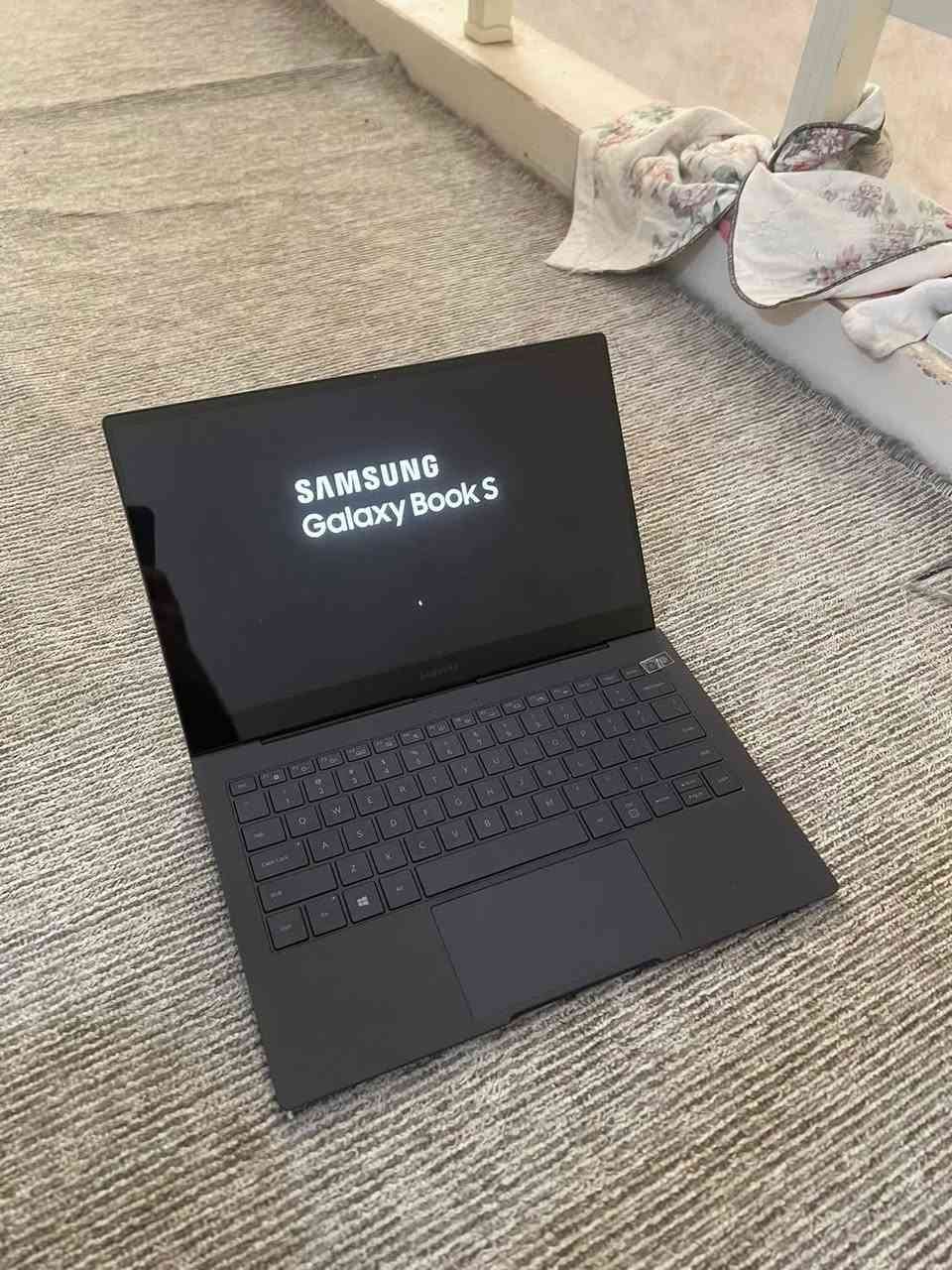 السلام عليكم لابتوب للبيع
بيع فقط 
Samsung galaxy book s سوبر سليم 
شاشة 13.3 لمس 2k 
كيبورد فسفور ضوئي 
بصمه أصبع 
سناب دراغون لمس 
يشغل جميع البرامج arm64 bit64 bit32
Windows 11 home اصلي  
رام 8 غيغا 
هارد 256 ssd 
 بطارية لحد 25 ساعة 
نظافة 100٪ لوك
مع شاحن اصلي انكر 
دورات الشحن 0 جديده 100٪ 
رقم المنشور  ٥ 
السعر 550  الف


**إذا كنت صاحب هذا الإعلان وتريد حذفه لأي سبب، رجاءا أرسل رسالة إلى الدعم الفني**