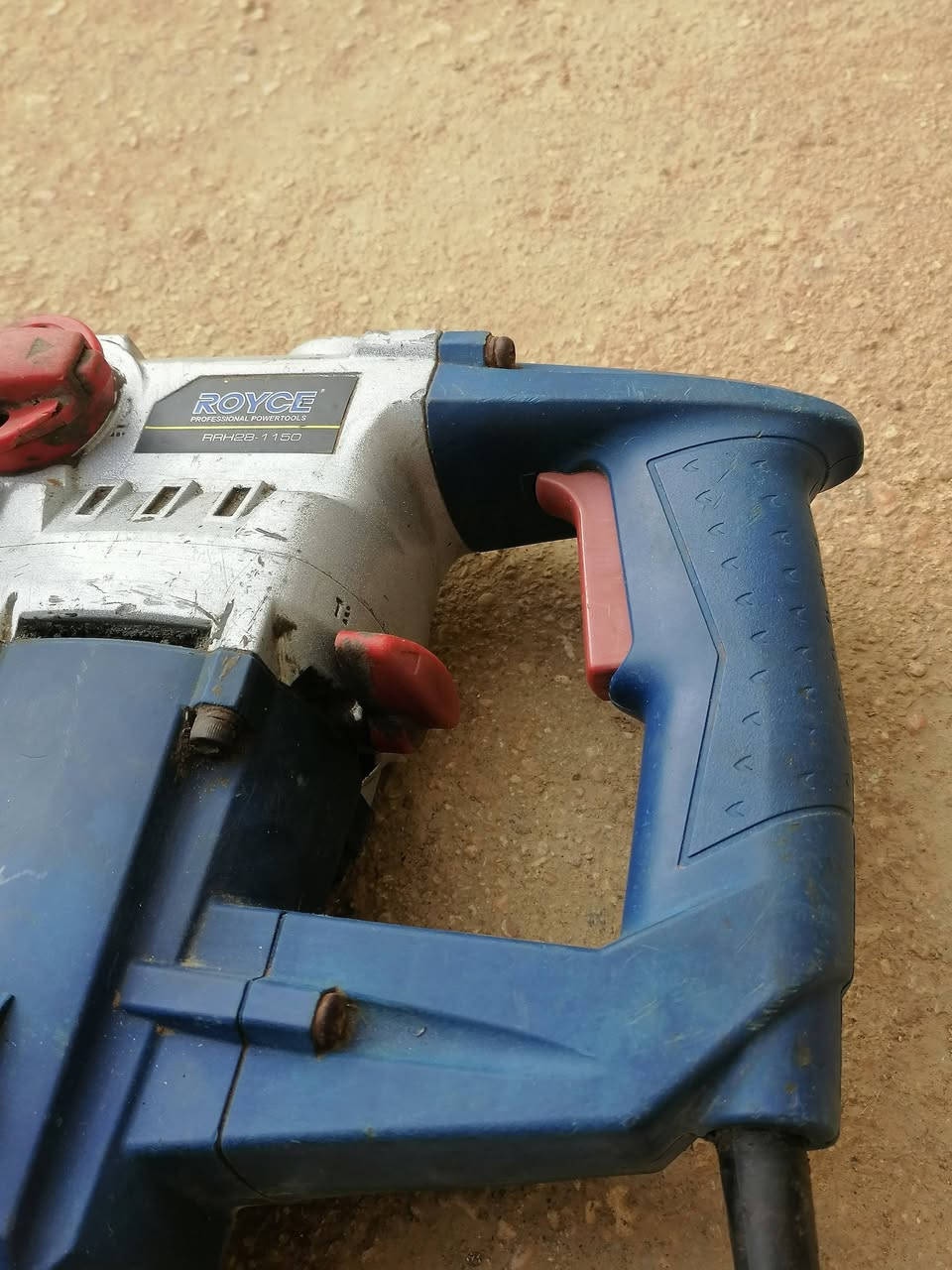 دريل جگ همر مع فره للتثقيب بلادي شرط ما مفتوح للبيع او مراوس بكوسره كتر الي عنده يتفضل خاص


**إذا كنت صاحب هذا الإعلان وتريد حذفه لأي سبب، رجاءا أرسل رسالة إلى الدعم الفني**