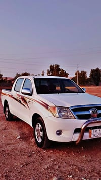 سياره تيوتا هايلوكس موديل 2008 للبيع .سعودي شاصي 19 سياره مخلصه  مكفول...