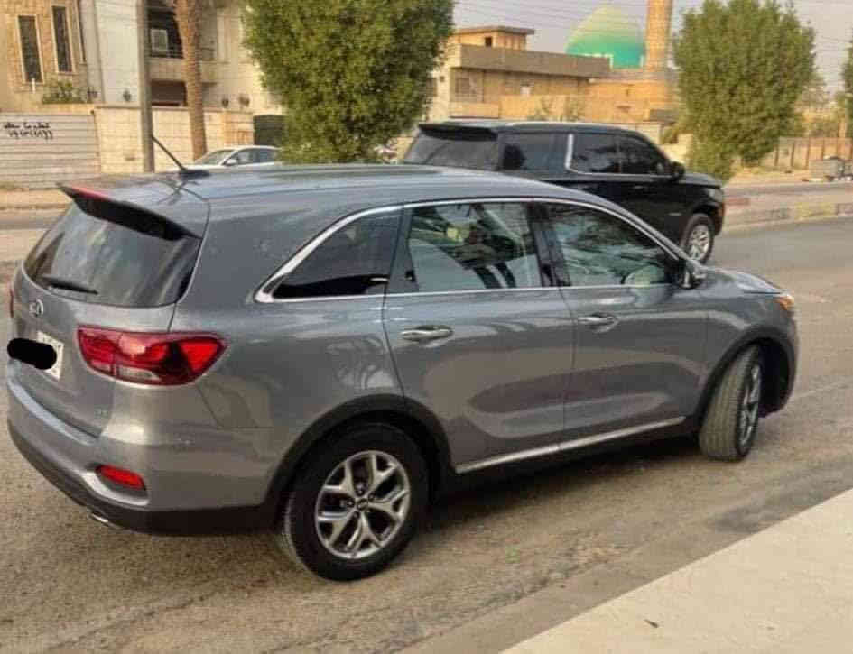 السلام عليكم
سورنتو 2020
 وارد امريكي للبيع 
رقم بغداد بأسمي تحويل ثاني يوم
الضرر: جاملغ جهة السايق و موضح بلصور
مواصفات
1-شاشة
2-اربع وضعيات قيادة(SPORT/ECO/COMFORT/SMART)
3-شاشة اعطال
4-فول تحكمات ستيرن
5-سايد بريك رجل
6-السيارة تو ويل المرغوب
7-اشاير بالمري
8- السيارة 7 راكب
9-قطعتين تبريد
10-السيارة 6 سلندر GDI
11-تخم تاير جديد
12-وارد امريكي
13-كير ومحرك مكفولات
مكان السيارة بغداد
0780 574 5896 
بي واتساب
