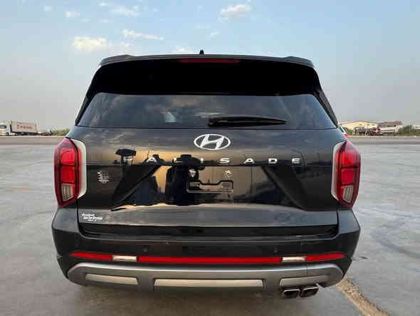 السلام عليكم 
للبيع 
هيونداي بالاسايد 
موديل 2023 
اللون حبري 
ماشية 13 الف ميل
فئة Sel Premium
بصمة
كشنات جلد كهربائي وتبريد وتدفئة امامي وخلفي 
فتحة
كاميرات 360 درجه
توقف ذاتي
شاشة كبيرة مع كاربلاي
حساسات امامية وخلفية
الحادث تبديل بنيد وصبغ نص الجاملغ الايسر
رقم الشاصي في الصور 
السعر300 مرقم كامل بغداد وبيها مجال 
للاستفسار***********
