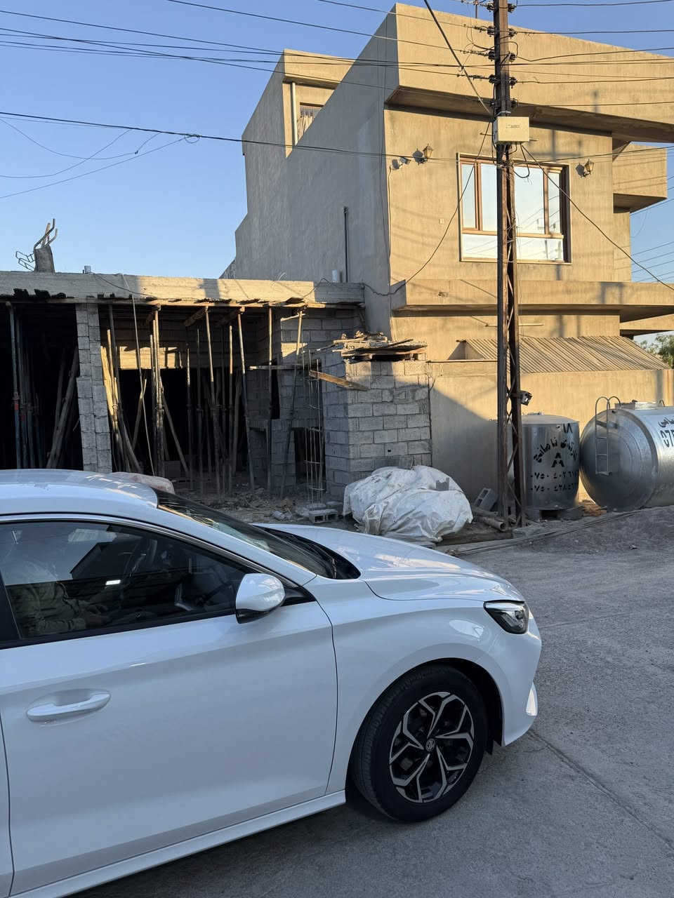 MG GT گێر عادی
سەیارەکە زۆر جوان و خاوێنە بەناوی خۆمە 

ماوەی رۆیشتن 18,000 K/M

سەیارەکە سبوغ و لێدرانی نیە تەنها شوێن (بەرد)ێکی 

هەیەلەگەڵ (شوخت)ێک ماباقی هیچی نیە 

تەلەفون
0750 706 4818

واتساپ
0750 385 5117
نرخیشی ($103) مەجالەکی کەم 🤍
