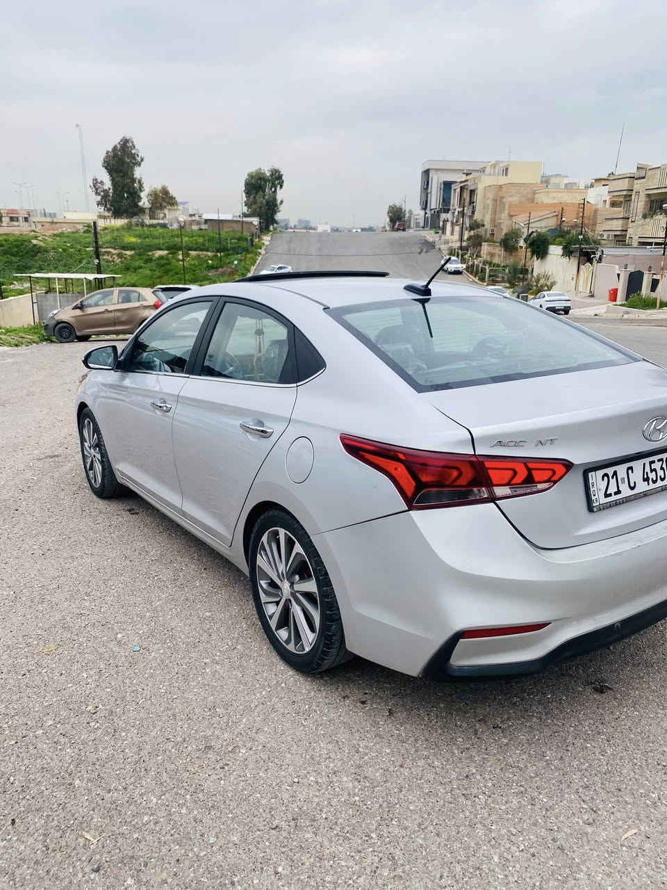 ‏أكسنت 2021 فول مواصفات  يصمه سلايتً كشنات هيتر طخم الوره والكدام جداد المكينه لا صرف لا نفض برغي ما مفتوح بيها او ماشيه 40 ضررها اب امريكا قبق صندوك بدون احواض جاملغ اليمين بي اربع اصابيع بارد جاملغ اليسار بي بارد ربعو او ربع البوند صبغ سعرها دفتر او 35 او بيها مجال ***********
