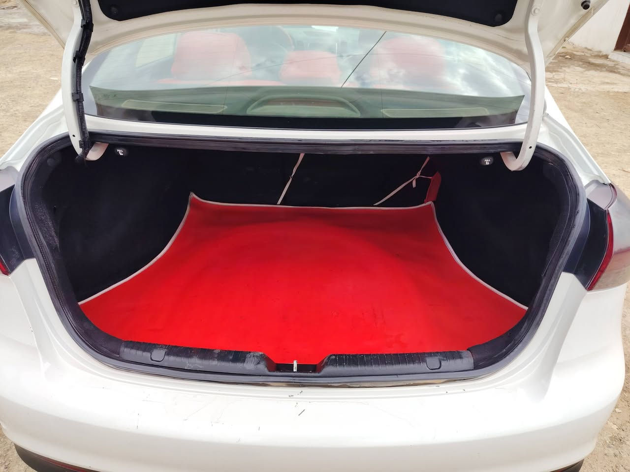 مكينه 2000 دوش
كير ATM 
السيارة عليها ادامة كاملة مستمرة دهن كير دهن بريك كلهن اصليات من الحسام ودهن مكينة كلة موتل بلكات كلها جدد صدر جديد تخم تاير قبل شهرين شادة دسكات جدد وارضيه جلد
كير مكينة ع شركة بحالة جيدة تبريد ثلج 
نص مواصفات عاديه تحكم ستيرن ثلاث انظمه قياده 
شاشة كبيرة 
بچمها كبس حادث السياره من امريكا جانبي بابين الصدر وانرشت الصفحة للتوحيد 
رقمها ديالى وسنويه مجددة
عنواني بعقوبة التحرير
رقمي *********** وبي واتساب السعر 120
