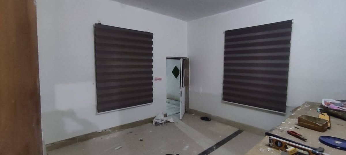 بيت للبيع كامل 200 متر صب كونكريت أساس وسقف حي الانوار قرب الشريعه توزيع المحافظه قصاصات بااسمي ***********

