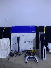 PS 5 slim 1 T بلي فايف سلم اوربي  1 تيرة  جهاز نضيف جدا    وياه كارتون...