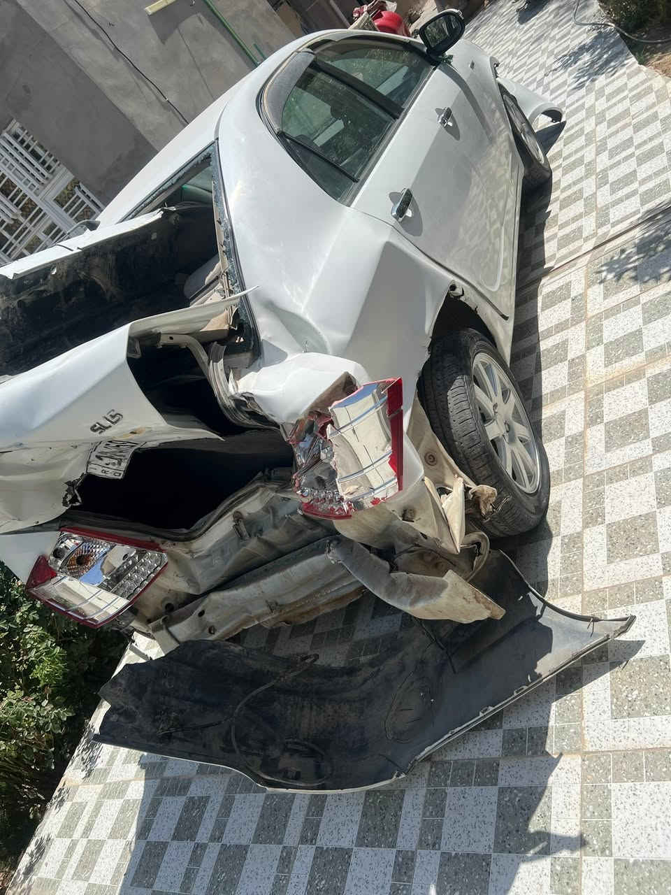 جيلي موبل ٢٠١٢ للبيع ع ضربتهه رقم بابل دولي بسمنه سابقن مكفوله وجاهزه من كل نواحي مكانهه الاسكندريه  تواصل ***********
— في ‏الحصوة‏.
