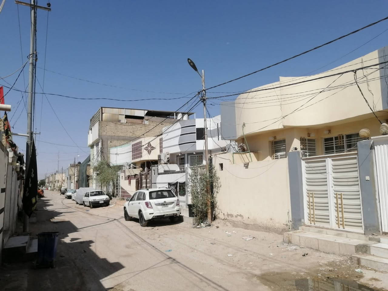 السلام عليكم بيت للبيع الموقع شارع الصب
عمود ٣٢١ شارع ٩ البيت جديد ومرتب جيران ذهب سبب البيع محتاج
البيت ١٠٠ مربع مرتب جدآ يتكون من غرفه وصاله واستقبال جبير حمامات داخلي وخارجي السعر مناسب ***********
