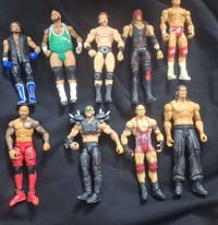 مصارعين • متوفر