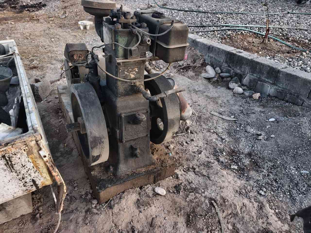 السلام عليكم

لستر توبلاند للبيع  معا مولده  7.5kv  معا الصبه(القاعدة) 
 معا القايش...شغال كامل.. 

السعر .. خاص
للاستفسار  ***********
