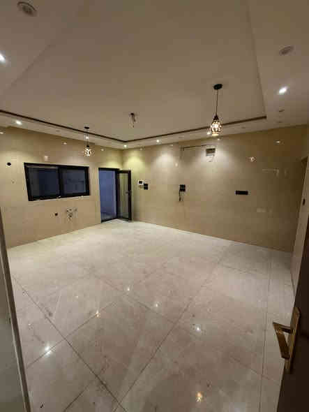 بيت للايجار في منطقة زيونة محلة 718 المساحة 250 متر 4نوم استقبال مطبخ حديقة كراج
*********** اتصال

*********** اتصال
