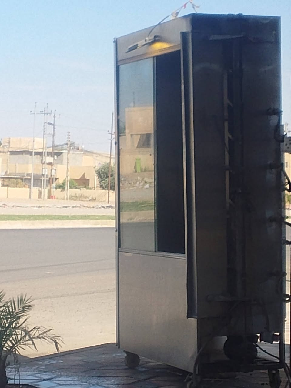 غراض شوايه دجاج نضيفه 7 شياش نضيفه جدا تانكي ماء نضيف مع ميز حديد خانتين
***********
