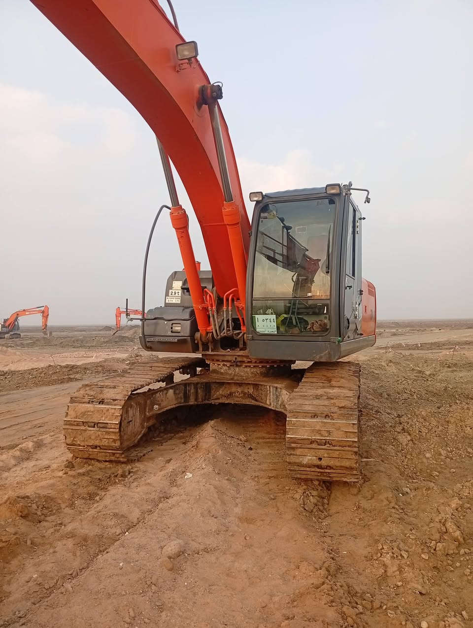 السلام عليكم حفاره زت ثري لبيع موديل 2009 كفاله عامه ***********
