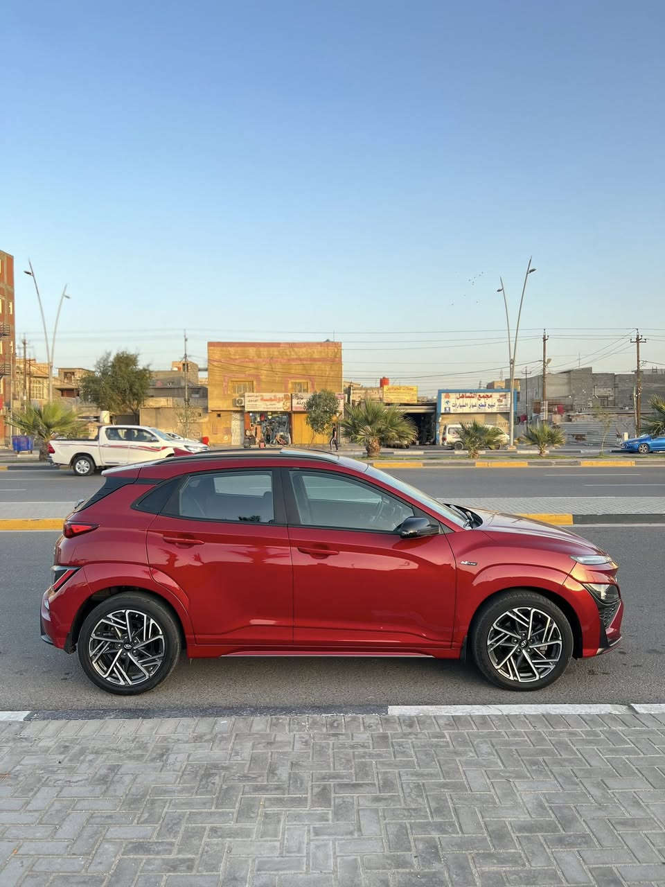 السلام عليكم 
هونداي كونا مديل 2023

فول مواصفات  ان لاين / N Lin 

مكينه 1600 تيربو 

فتحت سقف
شاشه وكامره 
بصمه وتشغيل عن بعد 
رادارات جانبيه وأماميه 
كشنات كهرباء 
شحن واير ليش 3انظمه للقياد
وبعد بيها هواي مواصفات 

حادثها جاملغ امامي وطرف البنيد بدون دواخل الباقي كفاله 

ماشيه 39الف 
رقم بصره بأسمي تحويل ثاني يوم 

السعر 163

مكاني البصره ***********
