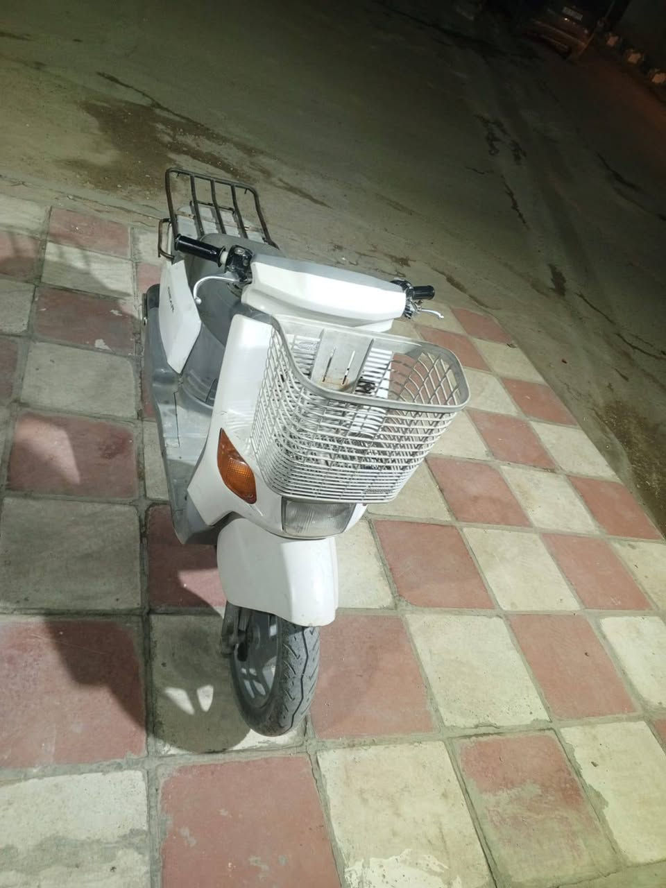 بيكب جديده بلاديه محرك كفرات كهربئيات كلها شغاله وعلى الفحص اوراقها كامله السعر ٣٥٠ الاتصال (***********)
