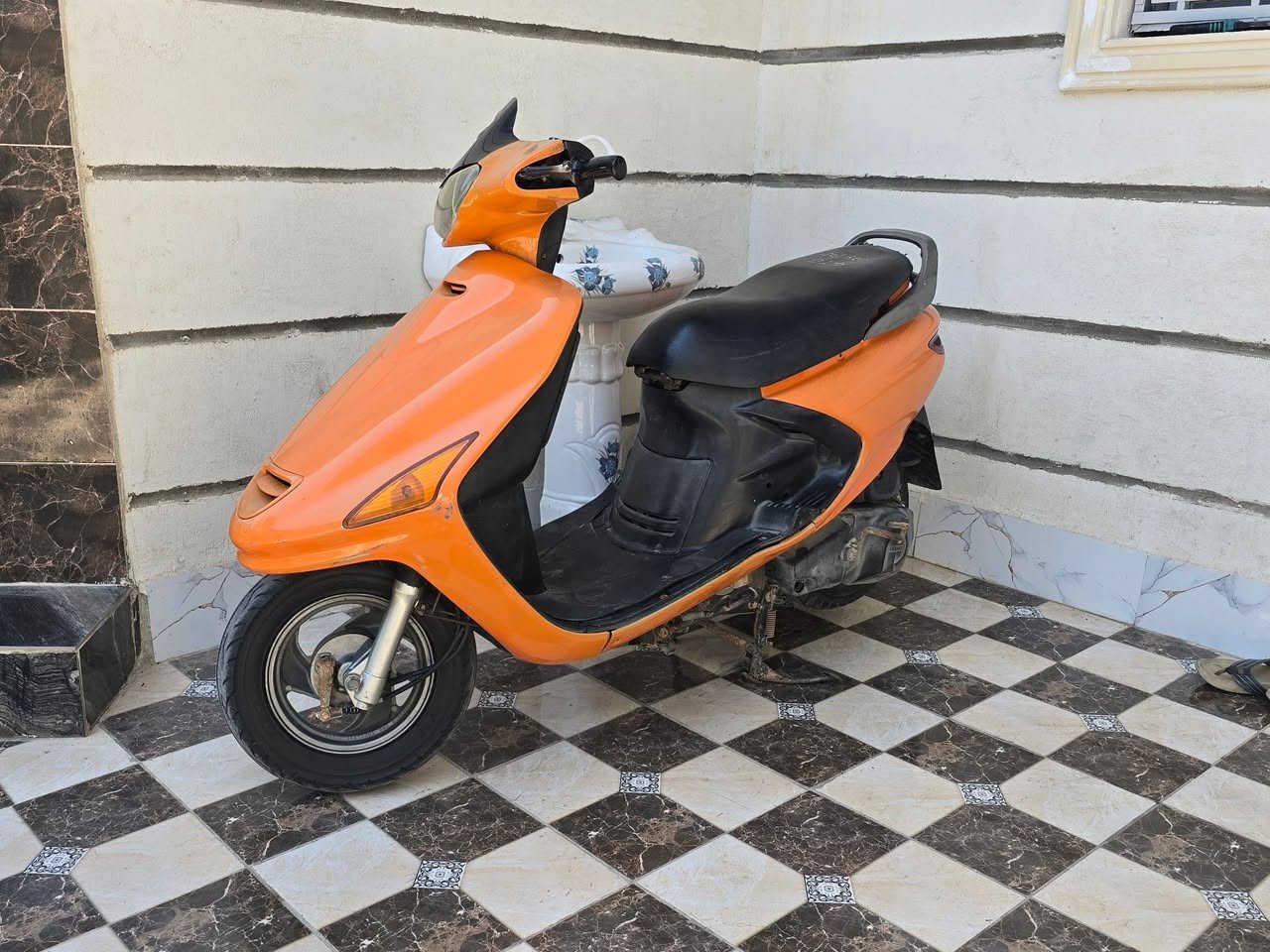 بيع مستعجل اقره منشور زين وشوف صورها وبخدمتك ورجائا موشراي اعبر المنشور ودعيلنه بالرزق والله يرزق الجميع

فراشه فحل وكيلها محمد جرد صارلها 3شهرين من طالعه وصل شراء موجود ختم واحد من الطول للطول مكينه مامفتوحه مكينه خرسه ماتسمع صوته معدل يخبل كيلو متر وبانزين وسلف وهندر وكهربائيات كلها شغاله لايتات زنون  الدراجه جاهزه ماذب عليه ربع مكاني ديوانيه مركز رقمي للتواصل وبي وتساب *********** السعر 585وبيها مجال حك الجيه والجديد معروف اسعارهه
