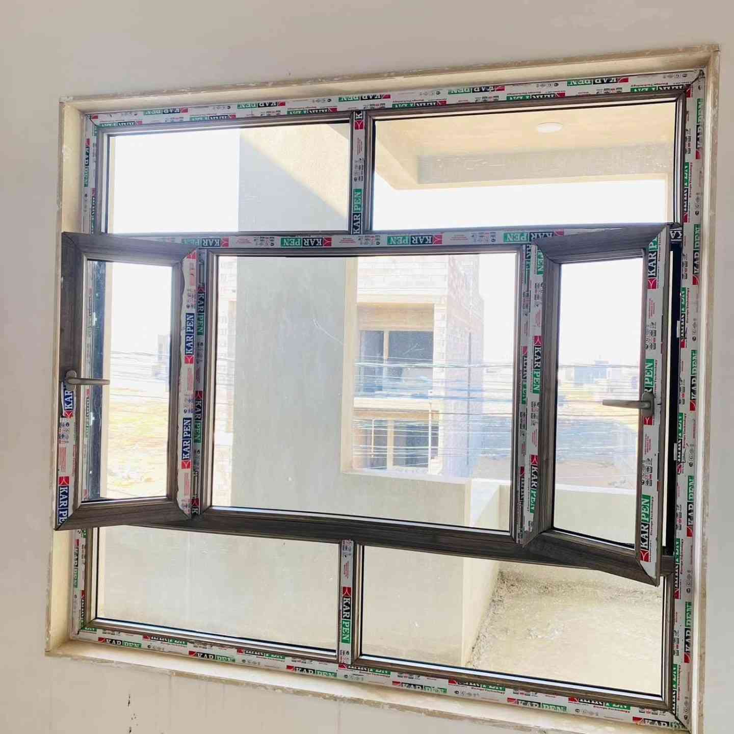 معمل ارآم لصناعة الأبواب والشبابيك بلاستك والمنيوم
***********
***********
