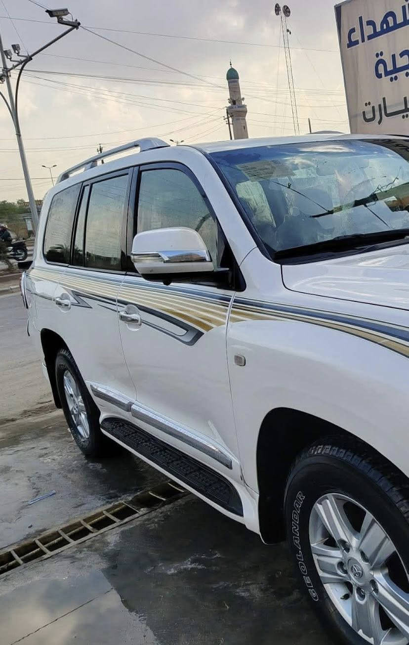 يالله
السلام عليكم حبايب 
لاندكروز قطريه 2011 محدث دعاميات 15
سياره فول خنك للأخير 
بيها بيبان ثنين صبغ رش فقط بدون معجون
شاشات خلفيه
تبريد تدفئه شغال
مكينه كيد حداديه تخم تاير كفاله 
رقم بغداد مميز بسمي تحويل شوكت متريد 
عنوان السياره بغداد زيونه 
***********
