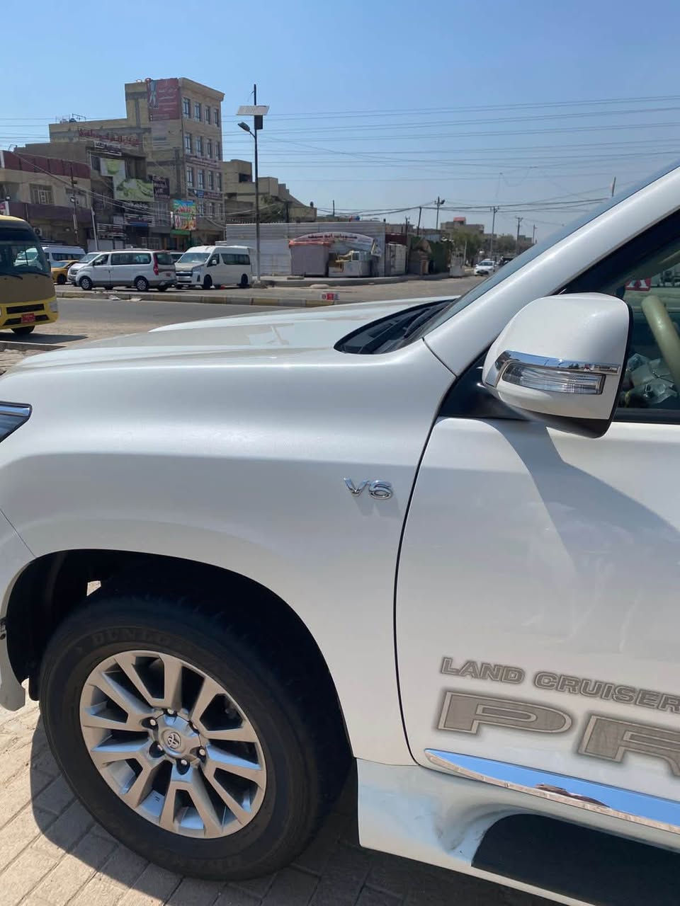 للبيع برادو كويتي دبل تانكي ثلاث شاشات مكينه ٦سياره اخت زيرو ماشيه ٥٦الف مكفوله كفاله من كلشي السعر ٤٣الف دولار رقم الهاتف ***********
