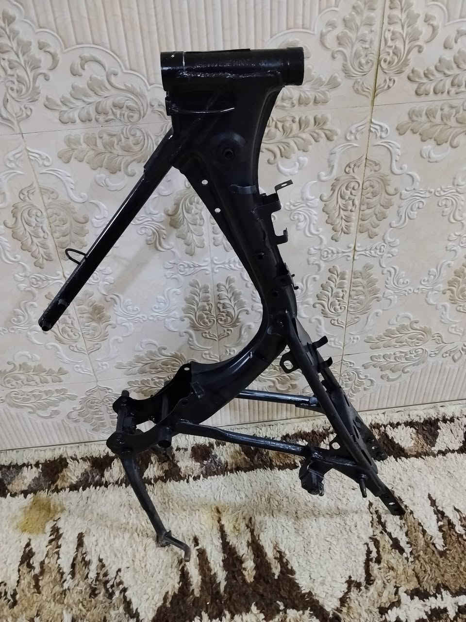 سلام عليكم للبيع شاصي ايراني اصلي اوراق اصولي وكيل احمد شهاب مداور مكتب حسين موديل ٢٠١٤ كفاله عامه شرط الفحص عنوان كربلاء شارع فندق البارون   ***********
