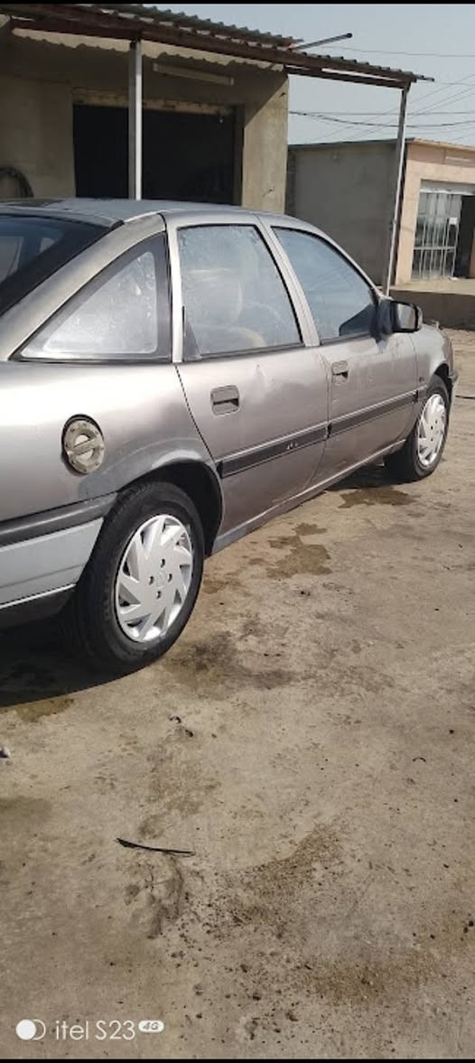 فكتره جنطه موديل 91حجم 20شرط الوكاله والتحويل كاربون بيها شرط لا ضرر ولا صبغ السعر 23وبيها مجال للتواصل ***********
