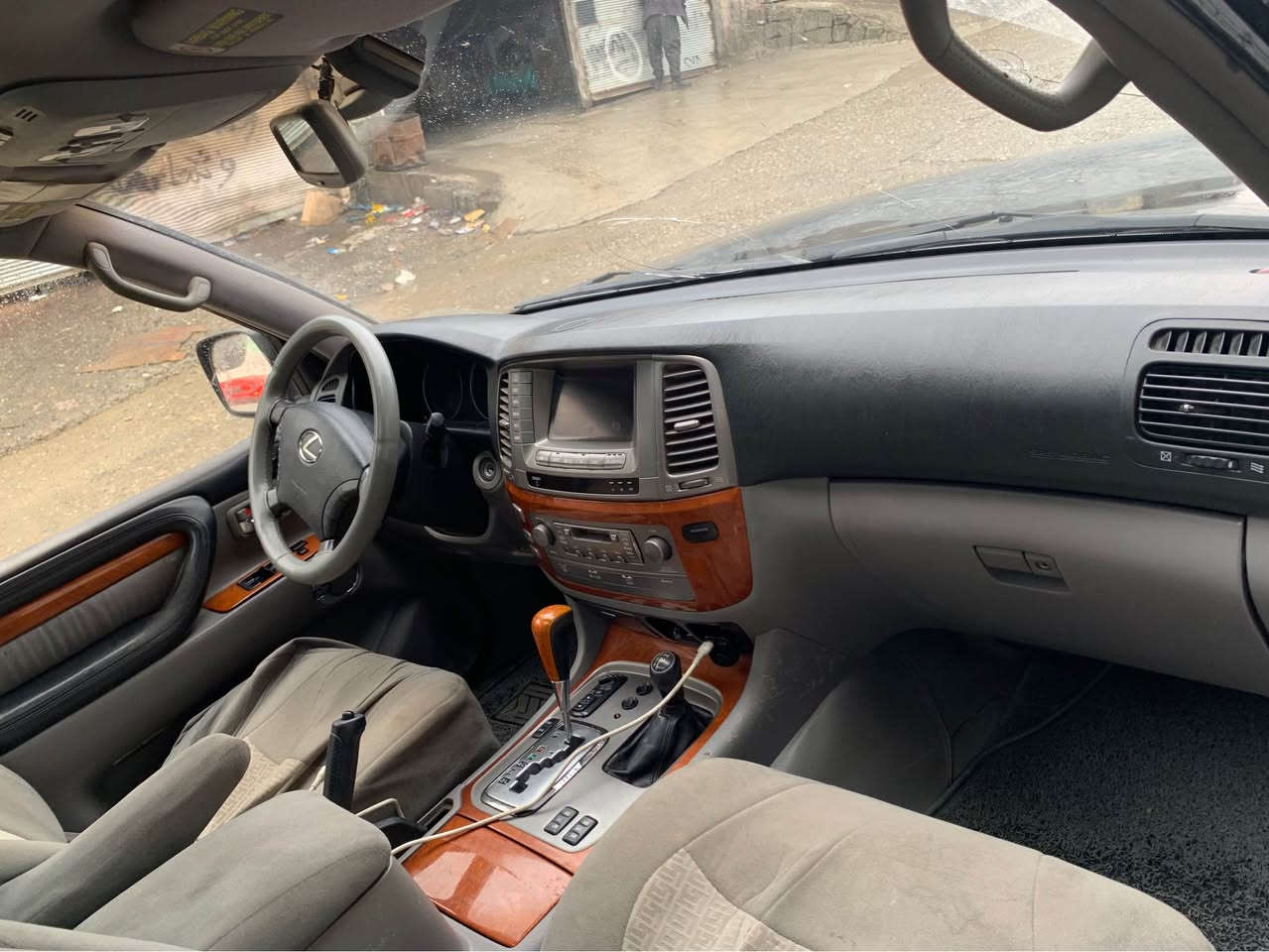 لەگزز ٢٠٠٤  ساخە حلوج گێڕو مەکینە و ئەکسل و دەبڵ ئەکسل هەموی بەشەرت  کامل ژێری گۆڕاوە توند و تۆڵ تەقەو ڕەقەی نیە   ٤ دەبڵو لەویەی جەگی لەگەڵە بۆ فرۆشتن ١٢٥ گەڵاو محامەلە *********** بشدار, السليمانية
