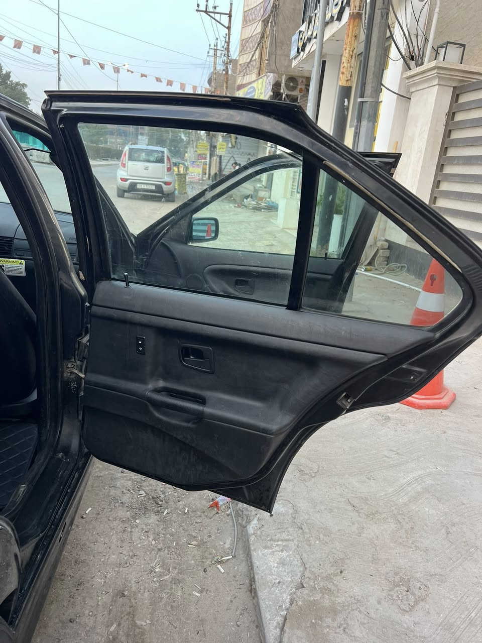 السلام عليكم ورحمة الله وبركاته
من رخصة الادمن
للبيع فقط
BMW e36 1993 وارد يابان
محرك ٣٢٥ فانوس كير عادي 
مصبوغة عام جمالية بيهة ضربة جاملغ امامي جهة السائق 
محرك وكير مكفول شلعة ومعدل
صدر امامي خلفي جديد 
تخم تايرات جديد
باتري جديد
كهربائيات كلهة شغالة
السيارة نصبتها حلوة وصبغتها جديدة
السعر // ٥٥ ورقة وبيهة مجال 
***********
