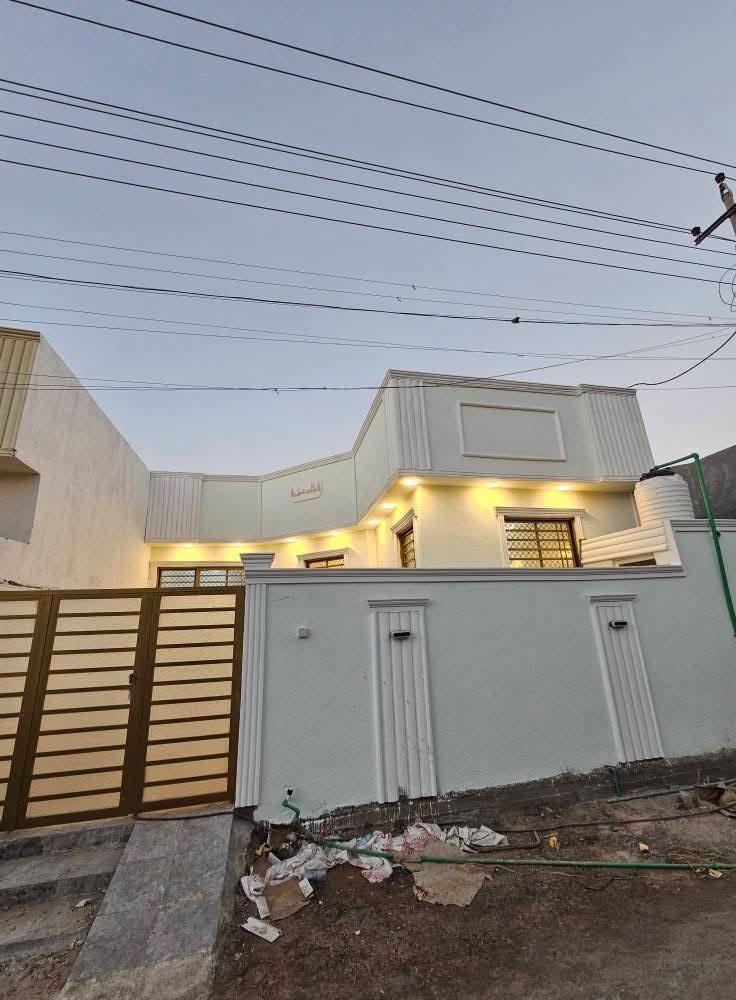 سلام عليكم للاستفسار ***********
بيت للبيع المساحة 200متر
يحتوي على غرفتين منام 
#واستقبال 
#ومطبخ
#كراج
#البيت يقع على شارع تبليط مباشرتا
العنوان ابي الخصيب حمدان خلف جامع القدس
السعر125مليون وبي مجال 
للاستفسار ***********
