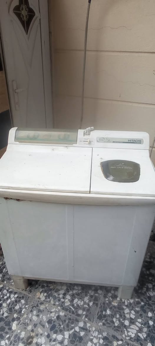 للبيع اغراض بيت وكلها شغاله وعالفحص  غساله هيتاشي...مكنسه كهربائيه حجم كبير وجهاز رياضي لذوبان شحوم البطن والارداف وكلشي بسعر للأتصال ***********
