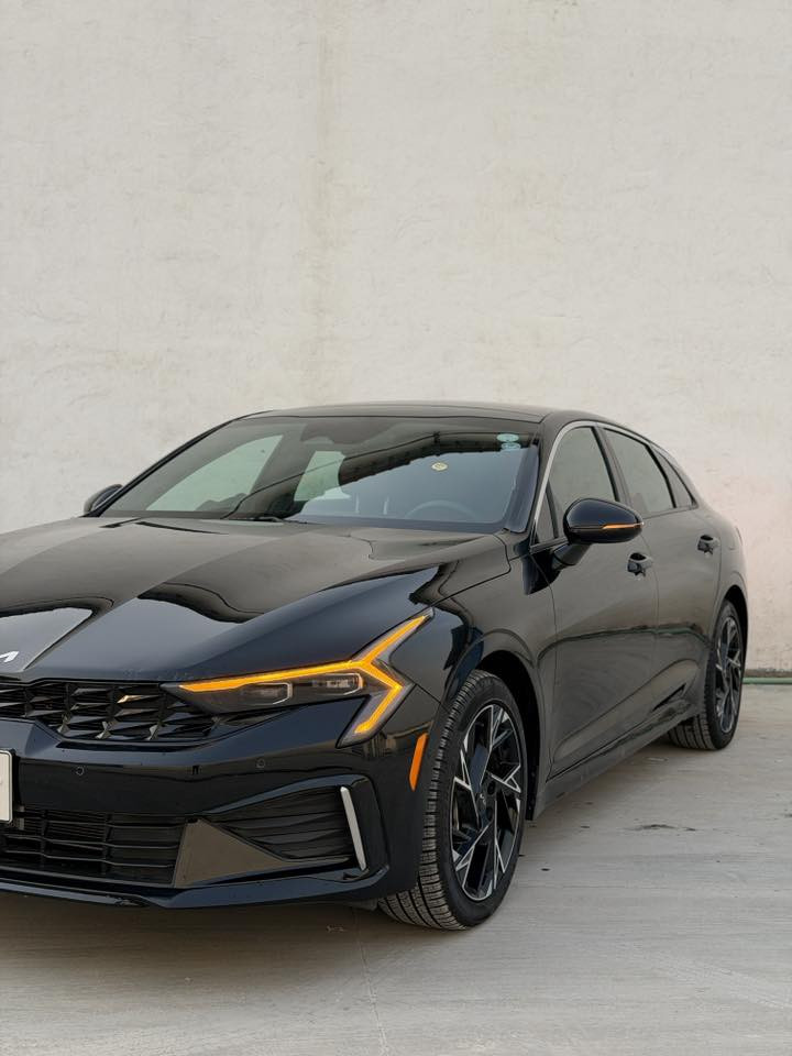 يا الله 
   (داخل احمر) k5 GT Line 2025 
كي فايف موديل 2025 بدون ايرباك 
زيرو ماشيه 1 ميل  
محرك: 2500 تنفس طبيعي 
وارد : اميركا 

مواصفات  
1_بصمة 
2_بصمة ابواب 
3_تشغيل عن بعد 
4_لد امامي خلفي مع لايت عدسات 
5_رادار امامي خلفي وجانبي 
6_فول حساسات  360 
7_نقاط عمياء 
8_اشاير مري 
9_بانوراما 
10_تدفئة كشنات 
11_شحن واير لس 
12_سايد بريك كهرباء 
13 _اوتو هولد 
14_شاشه تدعم خرائط 
15 _فول تحكم ستيرن مع قياده ذاتيه 
16_تحكم وضعيات قياده 
17_مانع انزلاق 
18_تنبيه خروج مسار 
19_ شاشه تبريد متصل مع مسجل 
20_كشنات مختم gt line
21_سستم سماعات BOSE

دخول جديد مرقم اربيل كامل 
سياره شبر حافه جاملغ وشبر حافه بنيد صبغ فقط بدون ايرباك بدون دواخل 
بدون تبديل ليبل واحد شرط 
غراضه كلهن راجعات بلاديات 
باقي سياره كفالة عامه 

عنوان : كاظمية جكوك 
السعر :218
استفسار ***********
