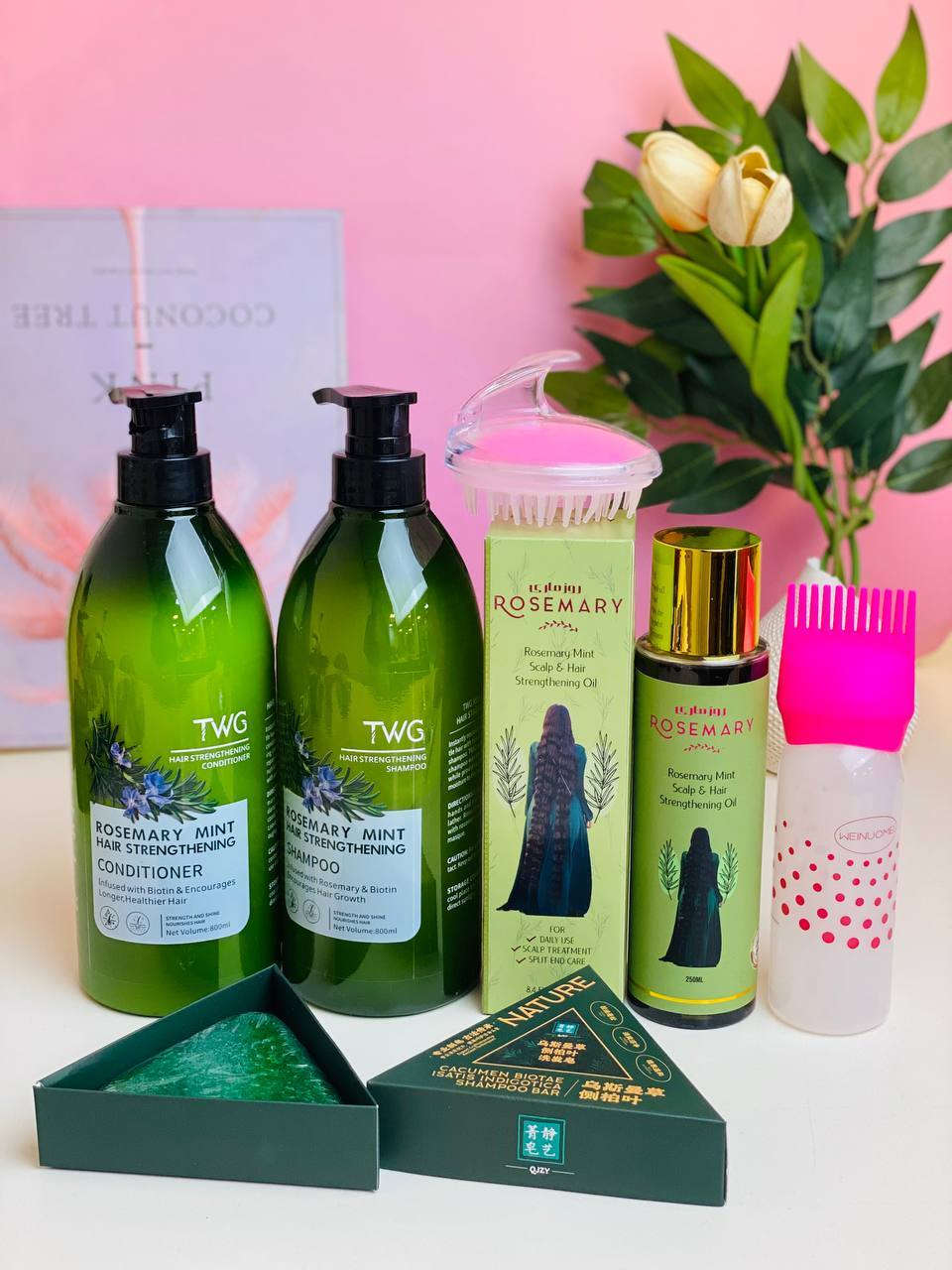 مجموعة منتجات TWG Rosemary Mint لتقوية الشعر. 😍✨

تتضمن المجموعة شامبو وبلسم وزيت وصابونة مقويات للشعر،  غني بالبيوتين وإكليل الجبل والنعناع. 
 
للحصول على شعر أطول وأكثر صحة، وتوفر القوة واللمعان والتغذية. 🍀✔️

مع الهدايا فرشة مدلكة لتقوية فروة الرأس والشعر، وعلبة تعبئة الزيت 🎁
 
أحجام الشامبو والبلسم  800 مل، والزيت 250 مل.


**إذا كنت صاحب هذا الإعلان وتريد حذفه لأي سبب، رجاءا أرسل رسالة إلى الدعم الفني**