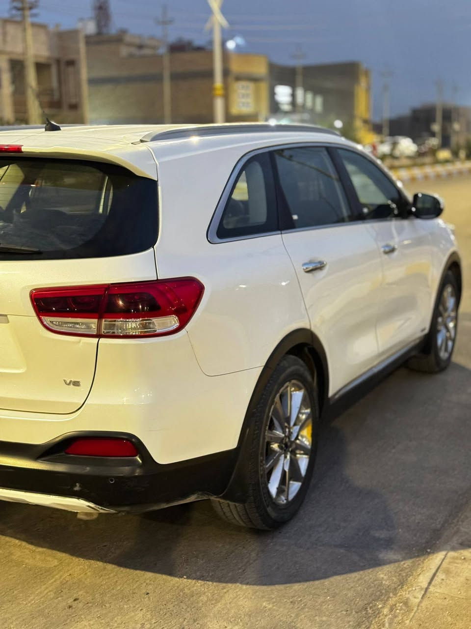 سورنتو موديل 2016 وارد خليجي ماشيه 130 رقم ذي قار بسمي مكفولة التبديل  صبغ الباب الخلفي خفيف مواصفات فول 1/1عدا البنورامه
جلد قرميدي بصمه شاشه جبيره
سايد بريك دكمه
  كراسي جلد وكهرباء 6 سلندر 7 راكب 3 قطع تبريد جنطة كهرباء حساس امامي خلفي شاشة  . اخوان سيارة جديدة جدا وجاهزة من كلشي وسعره ارخص من السوك شراي اتصل وتدلل ***********
