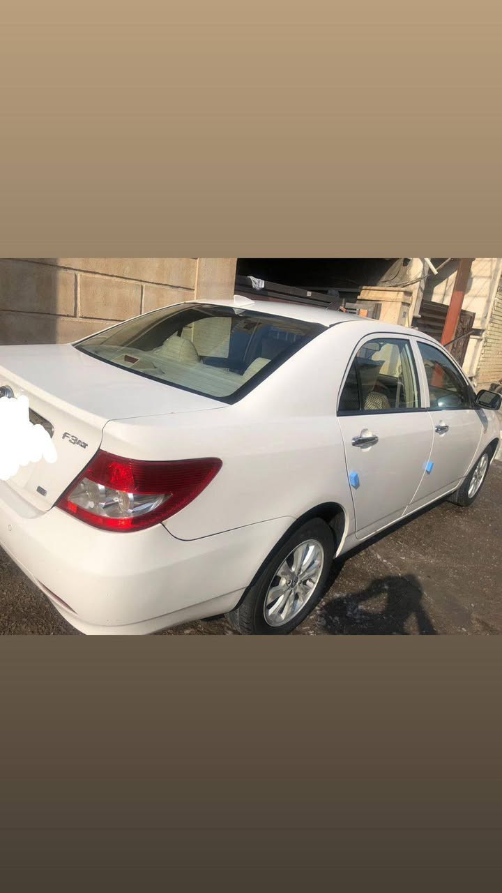 السلام عليكم byd - f3 اوتماتيك موديل 2012 ابيض اللون رقم بغداد انكليزي ماشيه 158 الف مكفول كير ومكينه وتخم تاير جديد نكسن وصدر ياباني جديد
السعر 55 ورقة وبي مجال 

التلفون  ***********
