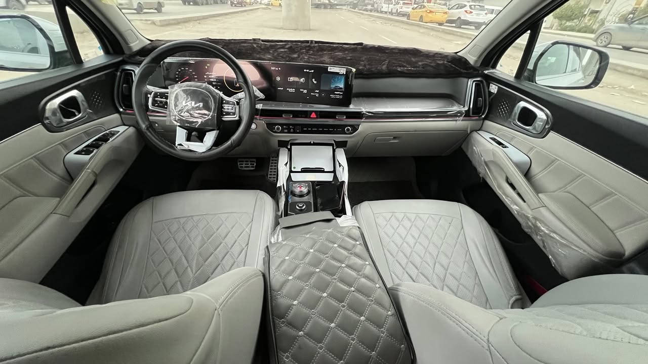 سورنتو  2024 خليجي (كفاله عامه)
محرك 6 سلندر
ماشيه 14000
كير ماوس
قمارة حديد
داتاشو  
ويل حجم 20
كراسي كهرباء 
جنطة كهرباء 
بصمة وتشغيل عن بعد
شاشة متصلة تعمل بنظام بلي كار نفيكيشن
انارة ليزرية داخلية متغيرة الالوان 
اللايت عالي ناصي زنون 
لد نهاري ليزري امامي 
بك لايت ليزري LED
هندبريك دكمة 
اوتو هولد 
درايف مود
مانع انزلاق
مساعد منحدرات
شحن وايرليس بلوتوث 
تحكمات ستيرن فول 
حساسات امامي خلفي 
كامرة دوارة
تبريد 3 قطع مع تحكم منفصل للخلف 

***********

السعر 310 ورقة وبيهه مجال
رقم بابل
